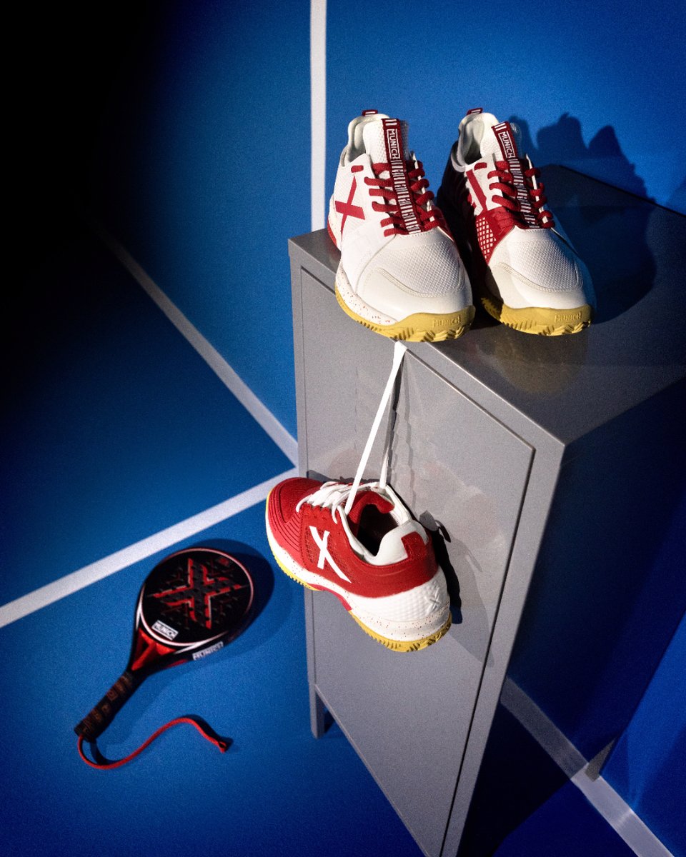 ¡Equípate como un campeón! ⚡️Descubre nuestra amplia gama de accesorios, palas y zapatillas de pádel que te harán brillar en cada partido. 🤩 #munichsports #padel #ss23