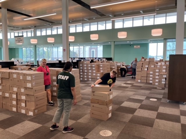 BakerandTaylor's tweet photo. We are so excited to support the opening of the new Fort Benjamin Branch of the Indianapolis Public Library! @indylibrary
Check out https://t.co/9ITJDnTx9B for info on the Grand Opening!
#IndianapolisPublicLibrary #LibraryOpening #LibraryLove #BakerandTaylor https://t.co/DlSXBYGphh