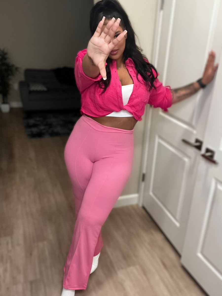 theangelkay's tweet photo. Not goin to see Barbie but the all pink eats ngl 🤪 https://t.co/YS68C34fXw