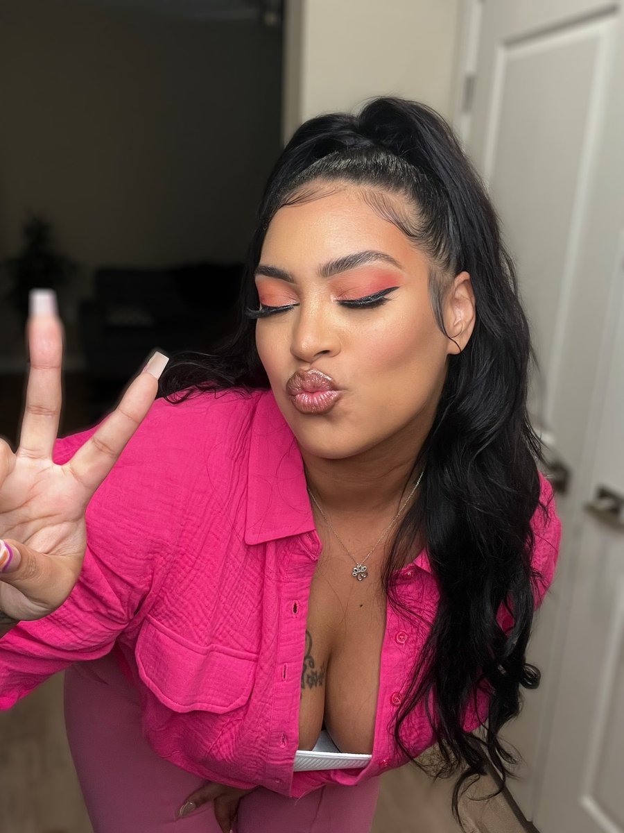 theangelkay's tweet photo. Not goin to see Barbie but the all pink eats ngl 🤪 https://t.co/YS68C34fXw
