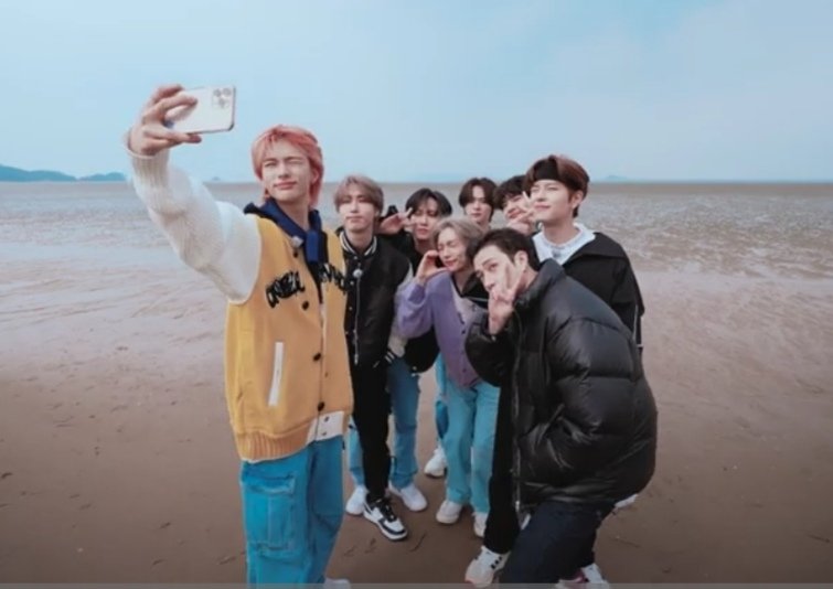 linovvv's tweet photo. Ev gibi hissettiren bazı stray kids fotoğrafları; https://t.co/jspnimvWMb