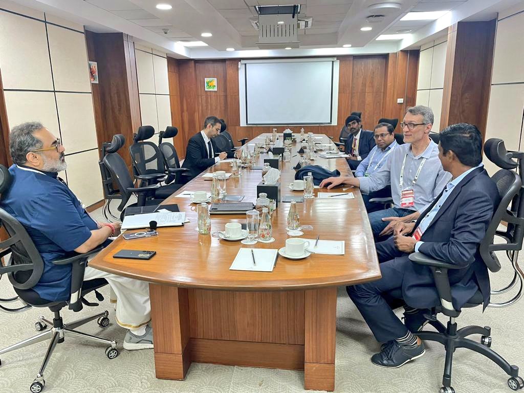 Met Mr. Balaji Baktha, CEO @VentanaMicro today and discussed about India’s Semiconductor ecosystem.

#SemiconIndia2023
#NewIndia
#IndiaTechade