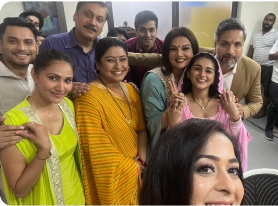 Mubashshera02's tweet photo. Pyaare Pyaare😍 Smiley Faces 😍
Thank you Garima❤️

#NaUmraKiSeemaHo #Nuksh @OfficialGarimaJ @rishinakandhari @Deepshikha_N #RachanaMistry #IqbalKhan #ViDev https://t.co/w8Of8rarl3