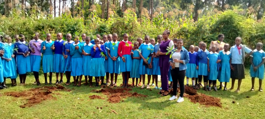 StinicahKemunto's tweet photo. Today @threshold_of was at Kebere Primary school Gucha Sub-county
Kisii county Kenya.
Had a mental health talk, menstrual hygiene and climate change talk. We managed to plant 100 trees and mentored 250 pupils
#empoweredtoempower
#mentalhealth
#peersupportnetwork
@jenga_kaka https://t.co/37zf5QVFQH