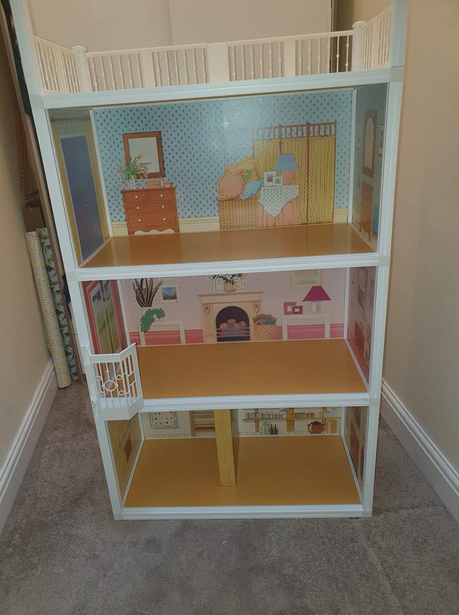 vickigaunt's tweet photo. @BBCTheOneShow I have all my vintage Sindys. She's better than Barbie imo. Absolutely adore Sindy and the house and Furniture from 70s/80s. https://t.co/rZieoNQJir
