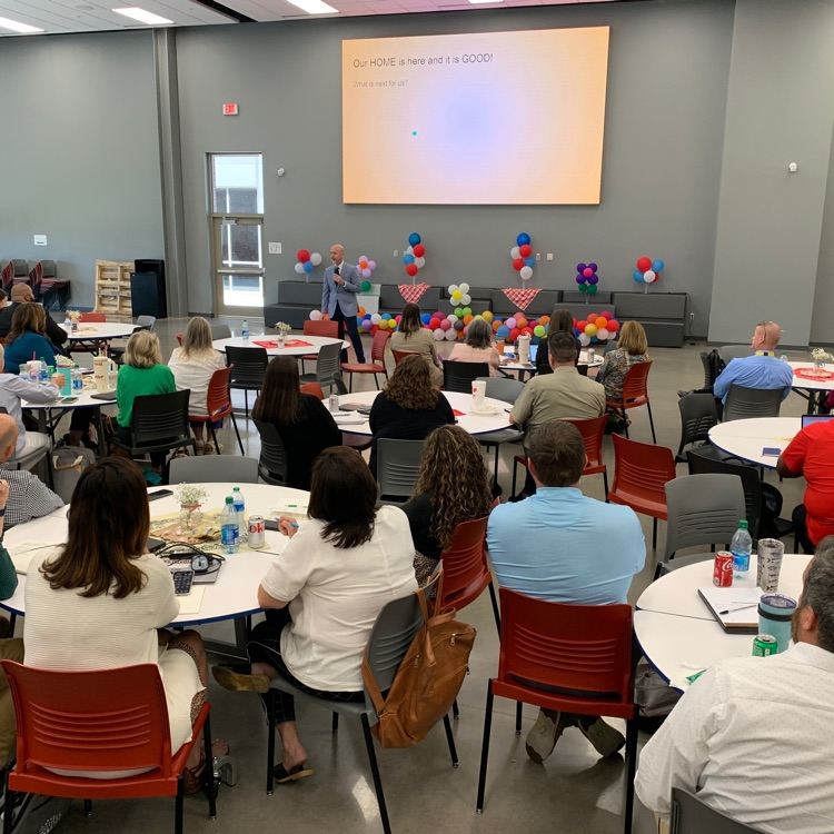 sdaleschools's tweet photo. We had a special guest today that came and visited with #SpringdaleFamily Administrators and Principals. 

Arkansas Secretary of Education Jacob Oliva shared his commitment to ensure that curriculum and instruction and  assessments are going to be aligned. https://t.co/50cDRfETfT