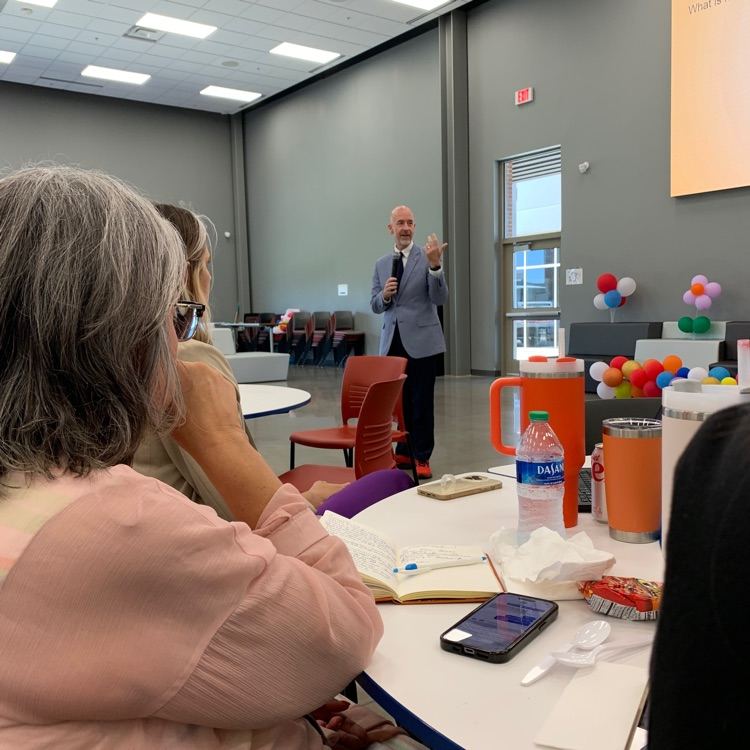 sdaleschools's tweet photo. We had a special guest today that came and visited with #SpringdaleFamily Administrators and Principals. 

Arkansas Secretary of Education Jacob Oliva shared his commitment to ensure that curriculum and instruction and  assessments are going to be aligned. https://t.co/50cDRfETfT