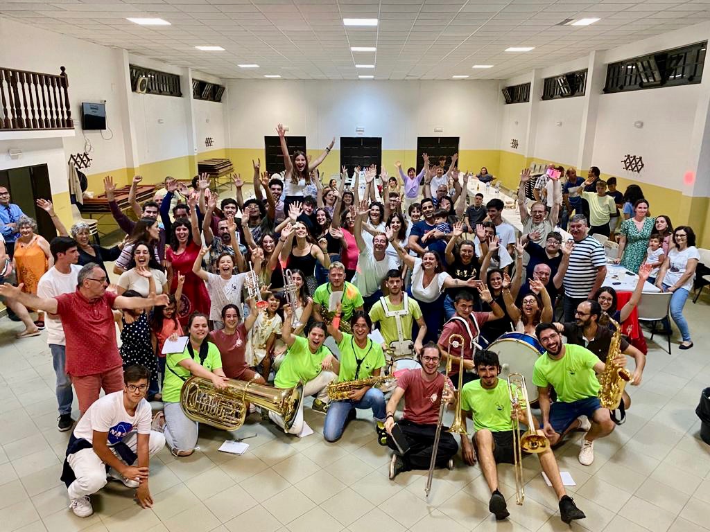 La festuqueta creua fronteres!! 🇵🇹🇵🇹

⏩Després de participar al Festival Internacional de Bandes de Música de Lleida (FEM BANDA), per la festa de les bandes. Els companys de la banda de Óbidos, Portugal ens van convidar a tocar al seu festival juntamnent amb la <a href="/bandadelleida/">BML</a>