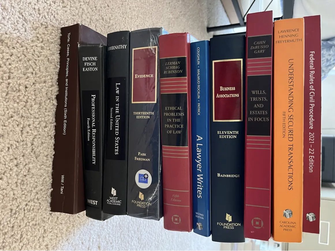 VincentGeloso's tweet image. My wife is selling her law books — if you’re in VA, feel free to DM #law #barexam
