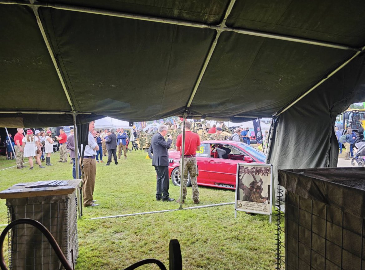 It’s been a busy week this week supporting the @ArmyInWales stand @royalwelshshow! LCpl L’s race car being a key attraction for many including some VIPs! Want to know more about joining the regiment, feel free to complete the following link - tinyurl.com/yc5u2eh8