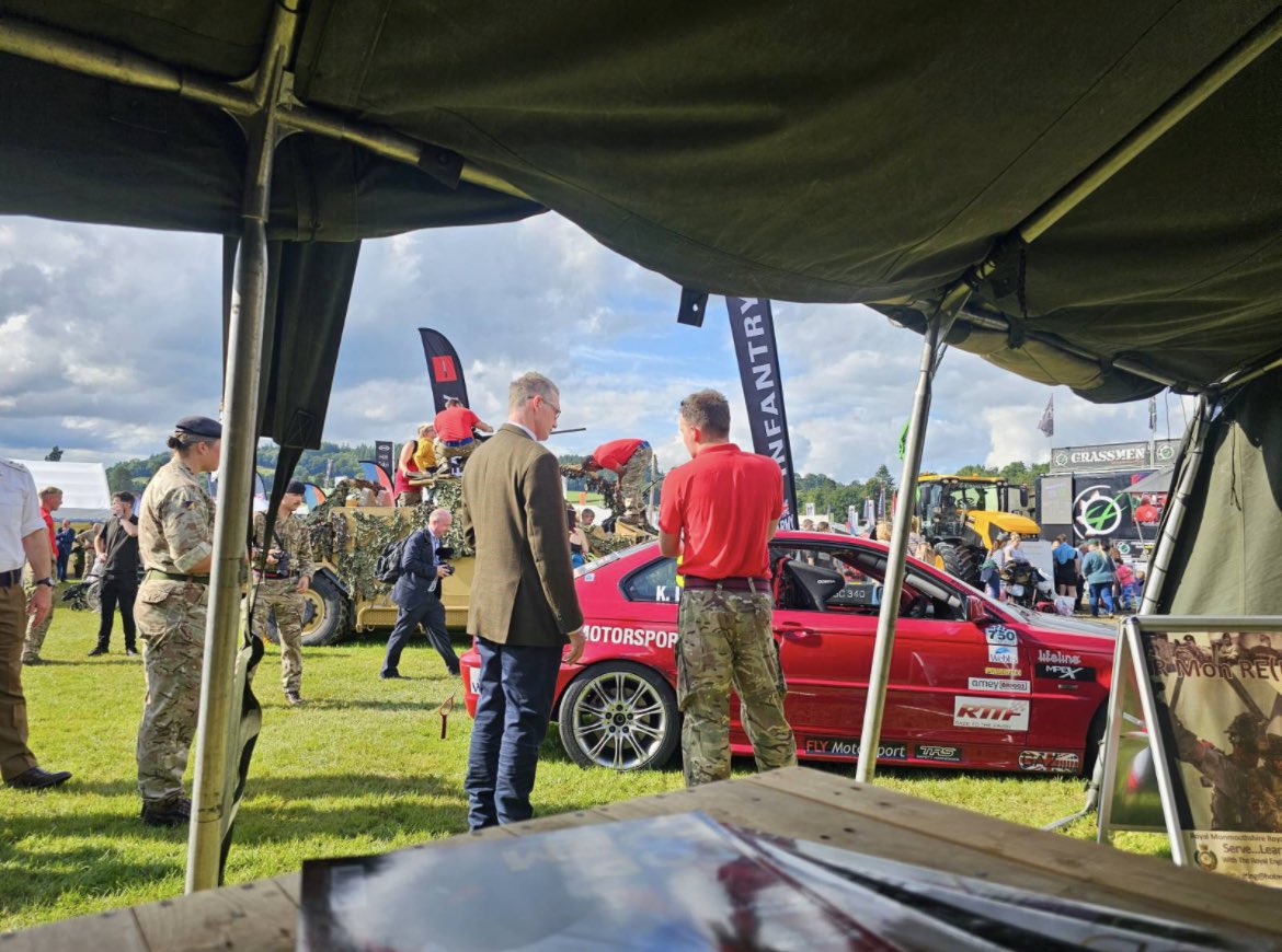 The R Mon RE (M) tweet media