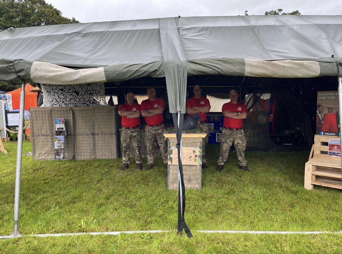 The R Mon RE (M) tweet media