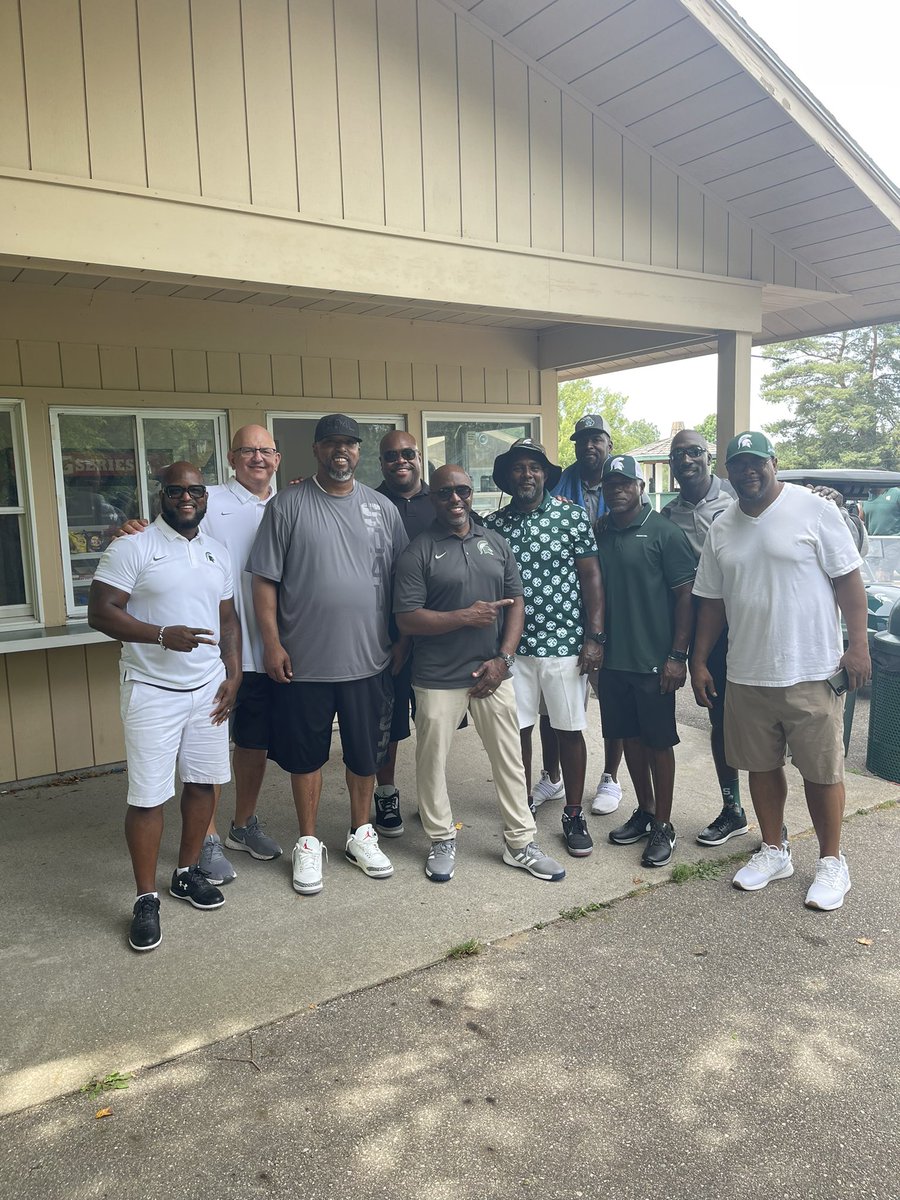 shon hart tweet media