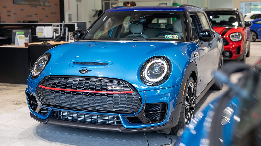 MINI_WC's tweet photo. These two MINI's are sporting the same shade of blue, which will you choose?
2023 MINI Cooper SE
Stock #: 2U72207
2023 John Cooper Works Clubman
Stock #: 2U83396
Contact our Motoring Advisors for info:
📞610-455-2800
#miniofwc #minicooper #miniusa https://t.co/cgGnYl7nlk