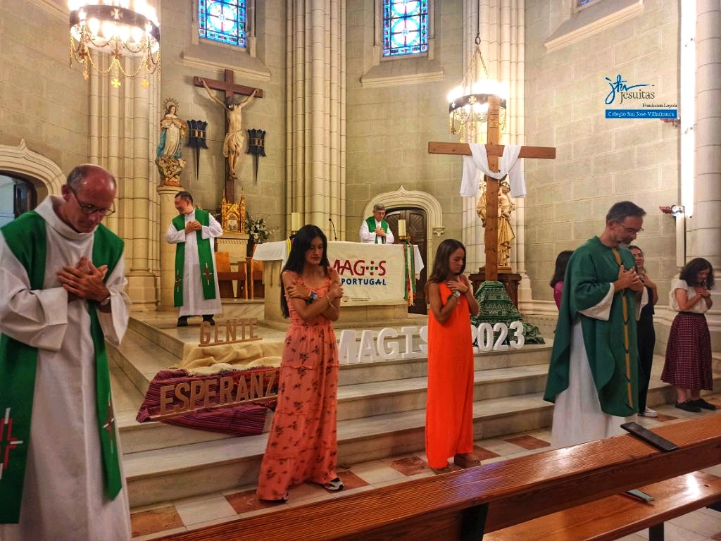 CSJVillafranca's tweet photo. Espiritualidad, profundidad, emoción, oración compartida.
#ExperienciasMAGIS
#BeMagis #JMJLisboa2023
#colegiosanjosévillafranca
Recta final de esta semana como escala previa al encuentro con el #PapaFrancisco en #Lisboa
@magis_es @jmj_es @JesuitasESP @unijes @educsi https://t.co/jVZoztTby4