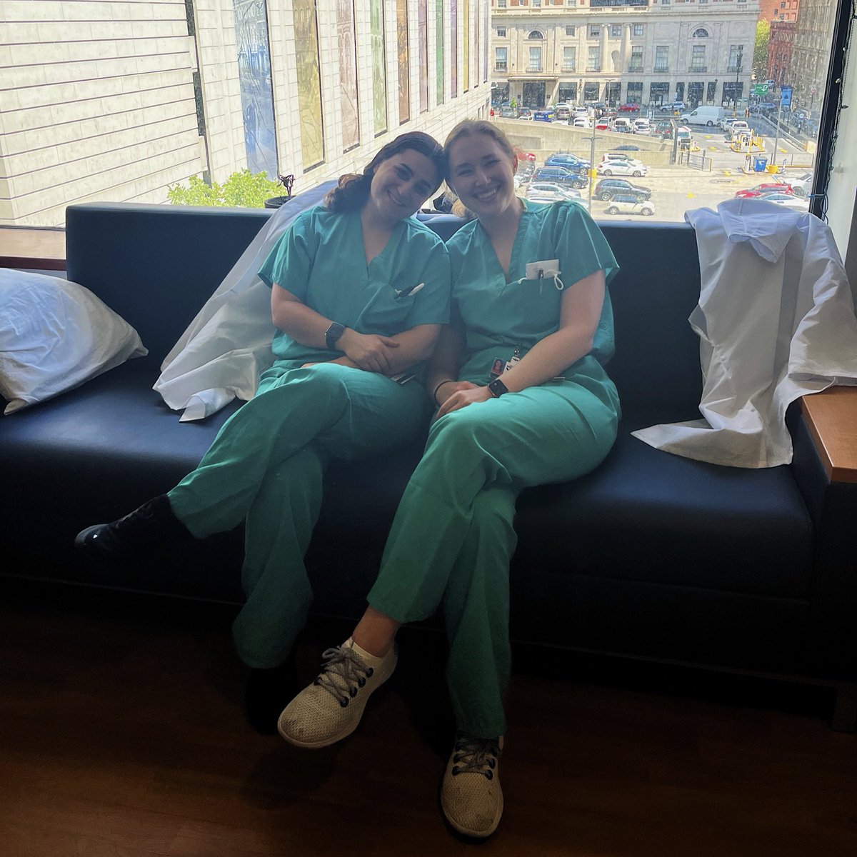 PonziniF's tweet photo. transplant surgery subi ✅
and this one I got to spend on service with one of my best friends https://t.co/58lkkRjmfe