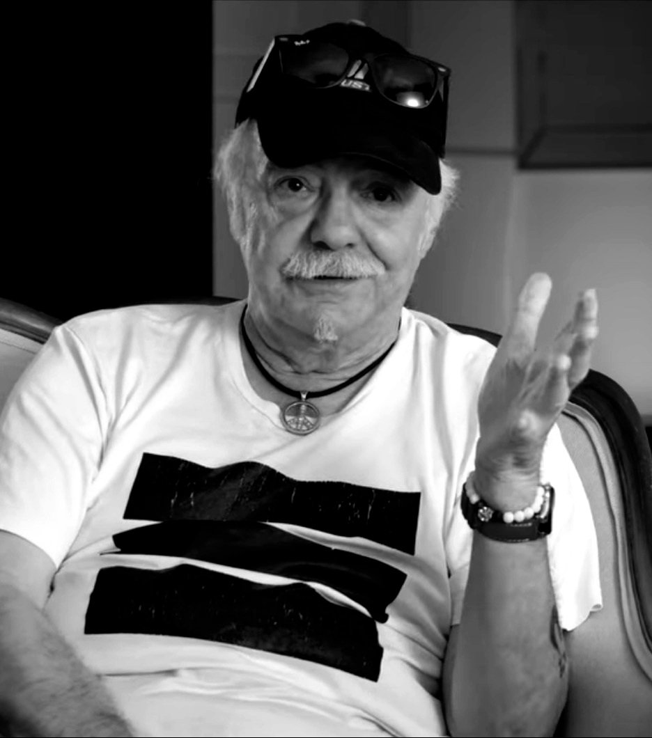 ritasiouxdrag's tweet photo. falleció Oscar López, el gran productor y descubridor de talentos de los 80, impulsor del ‘Rock en tu Idioma’ y descubridor de bandas como Caifanes y Maldita Vecindad - https://t.co/8tHqQxxqiK