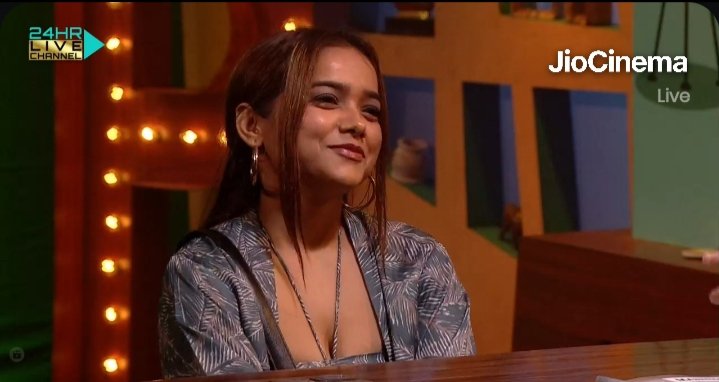 BBTak2468's tweet photo. Open Challenge To #Jiya Fans, Dam hai toh ye poll Jeet ke dikho Against #ManishaRani di

RT for 🔄#JiyaaShankar
 Like❤️ For #Manisha

#BiggBossOTT2 #BBOTT2 #JadHadid #Abhisha #ManishaRani #JiyaShankar #AbhishekMalhan #Salmankhan #Elvishraosahab #Fukrainsaan #ElvishBBWinner https://t.co/ixVyJfYvwd