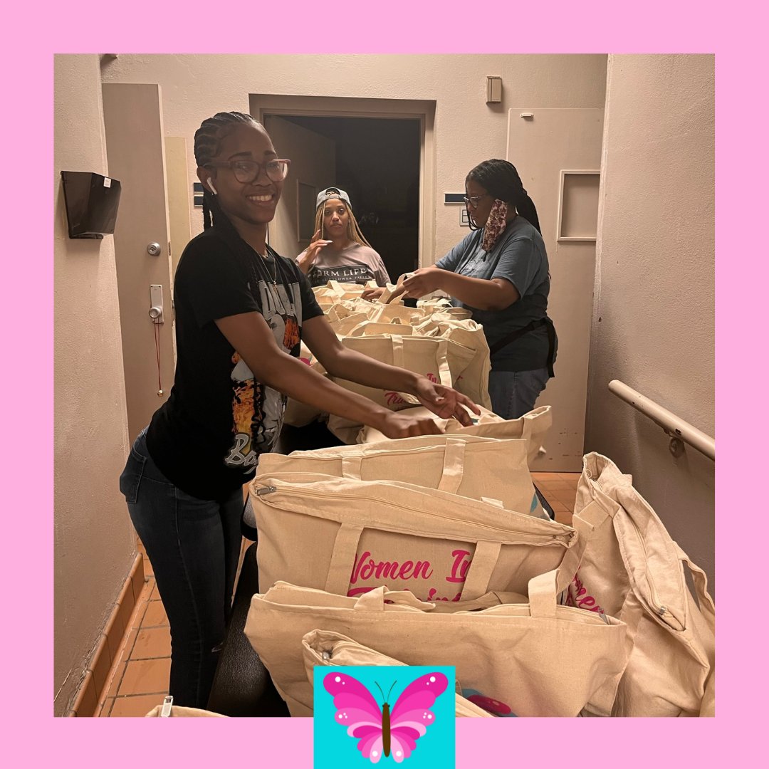womenintrainin1's tweet photo. We're lifting up the Monarchs from the WIT #LeadershipDevelopment Academy and other #volunteers who recently packed 85 #WITKITS to help girls and women in our community! https://t.co/iSgBIfShB8