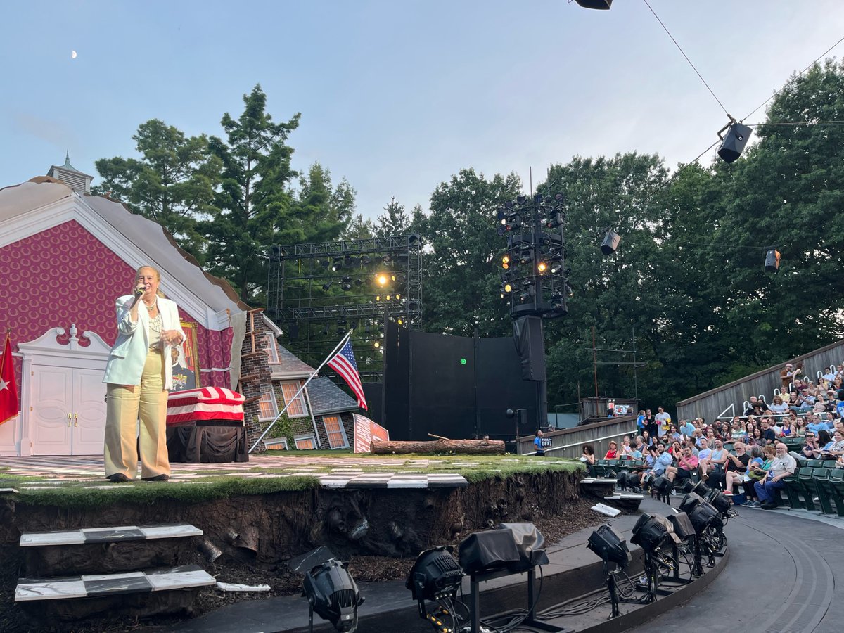 Councilmember @galeabrewer enthusiastically welcomed the audience at Hamlet this week. Thank you Councilmember for supporting the Delacorte Theater renovation & all our colleagues in the NYC arts and culture community. We appreciate all you do for the City of New York.