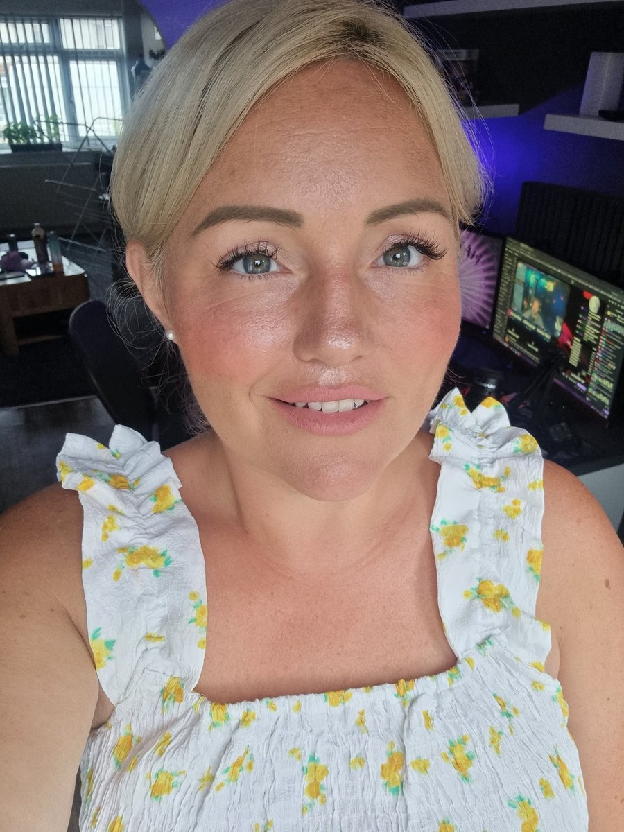 BoundEmberSFW's tweet photo. Stream done now off for drinks and dinner
#twitchstreamer #twitchaffiliate #girlstreamer #Friyay #girlcreator #Contentcreater #ytgirl #nightout #twitch #blonde #girl #twitchgirl #streamer #makeup #beautycontent #makeupcontent #Friday #outout #datenight https://t.co/dLxiWJ8xga