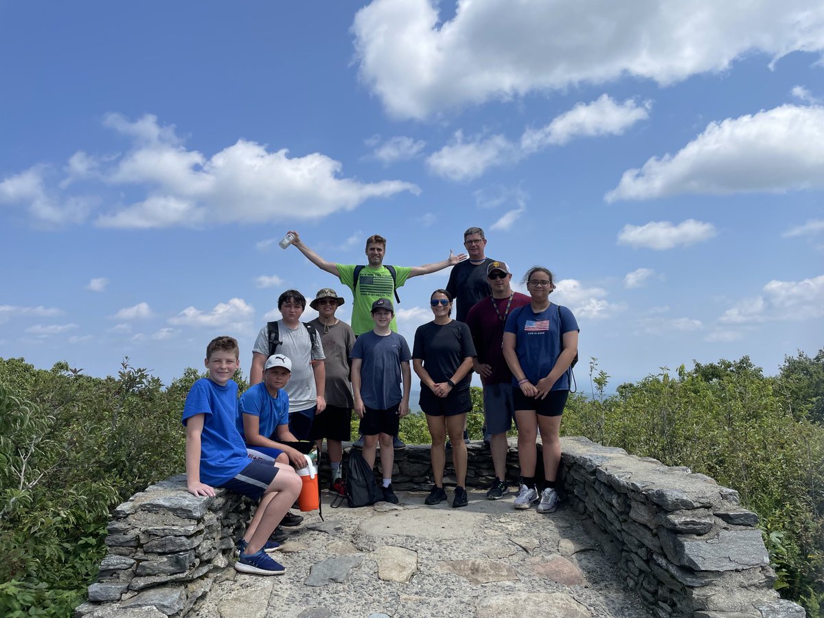 DedhamPD's tweet photo. School Resource Officers joined by ⁦@DedhamMS⁩ students toured our new facility this morning before heading off for a hike to the top of Wachusett Mountain. https://t.co/dRCczivSiC