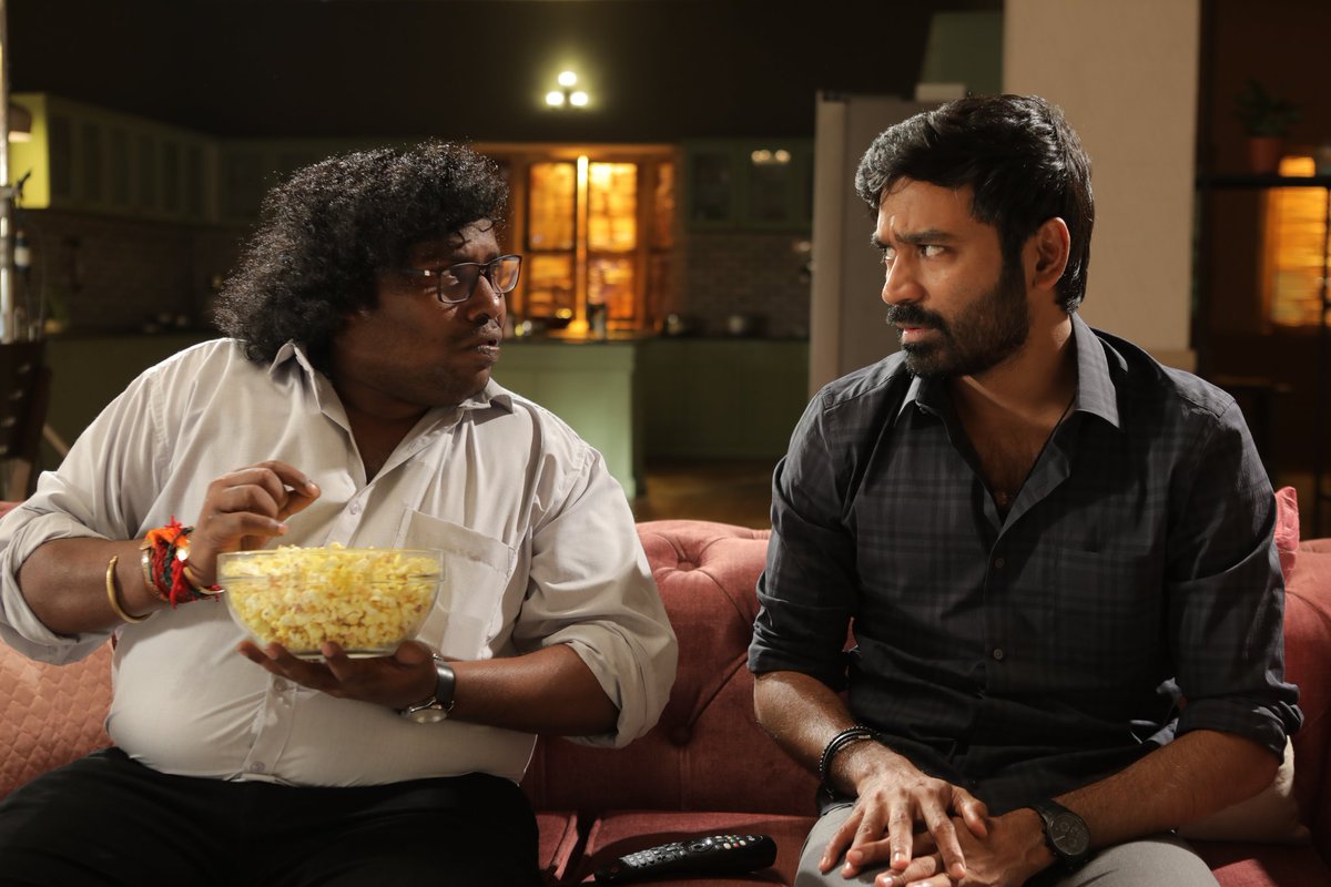 iYogiBabu's tweet photo. Happy birthday dhanush sir.. https://t.co/5VPNBEgRgs
