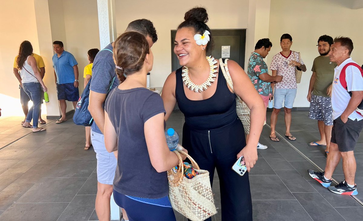 presidencepf's tweet photo. Ce jeudi matin avait lieu au Te Fare Iamanaha-Musée de Tahiti et des Iles - Te Fare Manaha, un "𝑻𝒆𝒂𝒎 𝑩𝒖𝒊𝒍𝒅𝒊𝒏𝒈" regroupant tous les agents des services et établissements placés sous la tutelle du ministère des Sports... https://t.co/GLR3Xaj2ds