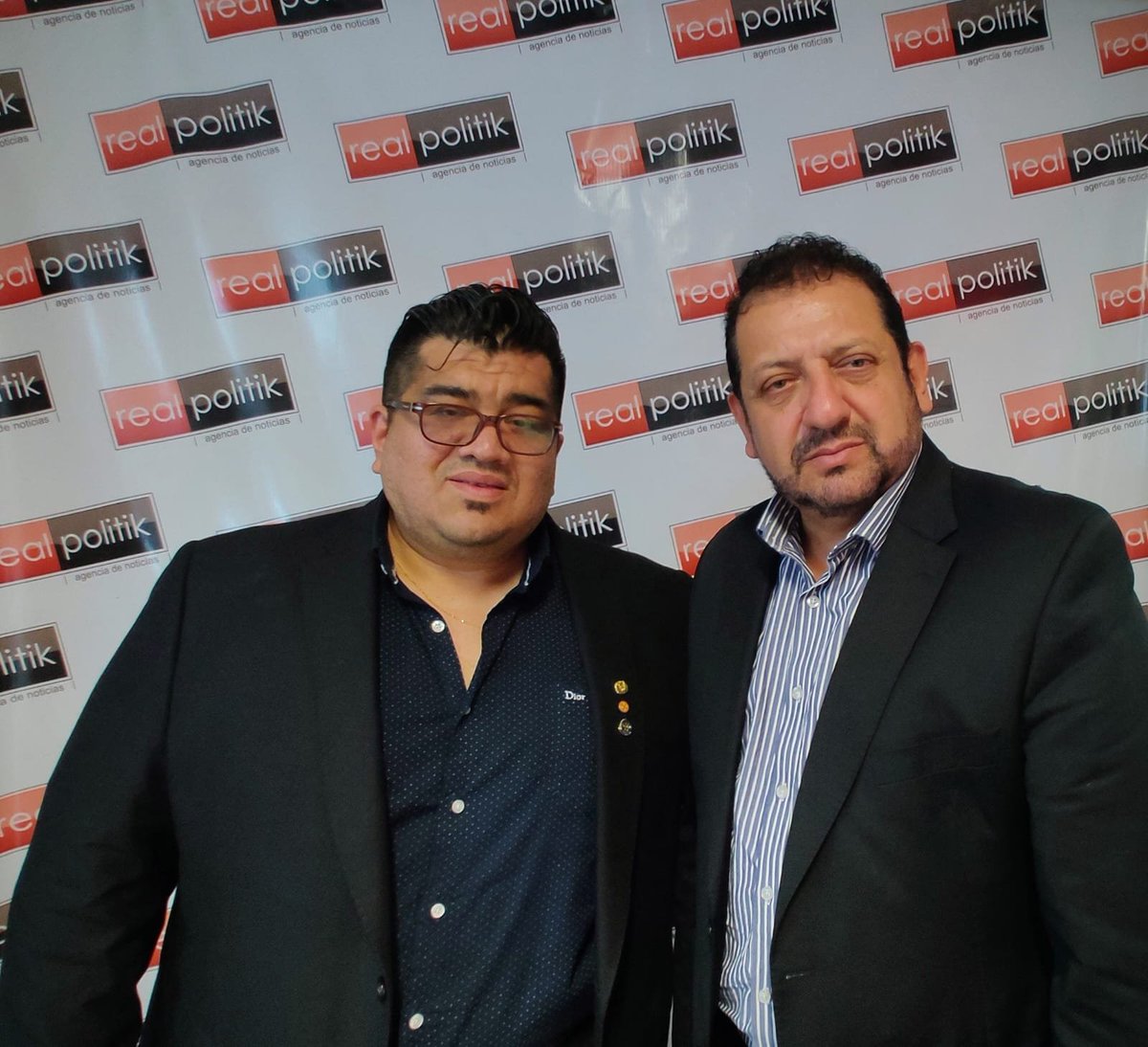 LA ACTUALIDAD DEL PAÍS Y LA CAMPAÑA

EN VIVO #LecturaPolítica | Recibimos al jefe político y de campaña, Guillermo Patricio Kelly, y junto a él, Maximiliano Ibarra Guevara, precandidato a concejal de Lomas de Zamora por el Partido <a href="/CoPeBoARG/">CoPeBo Argentina</a>.

Realpolitik.fm 💻