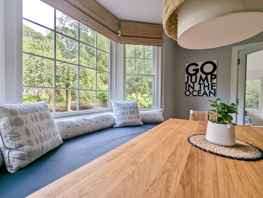 LongfellowDB's tweet image. Love this bay window and kitchen bench combo. It's a wonderful way to make a space both cozy and bright.
.
.
.
#longfellowdesignbuild#customkitchen #kitchenredesign #modernhome #capecodremodel #houserenovation #renovationproject  #capecod #capecodkitchens 
 #capecodliving