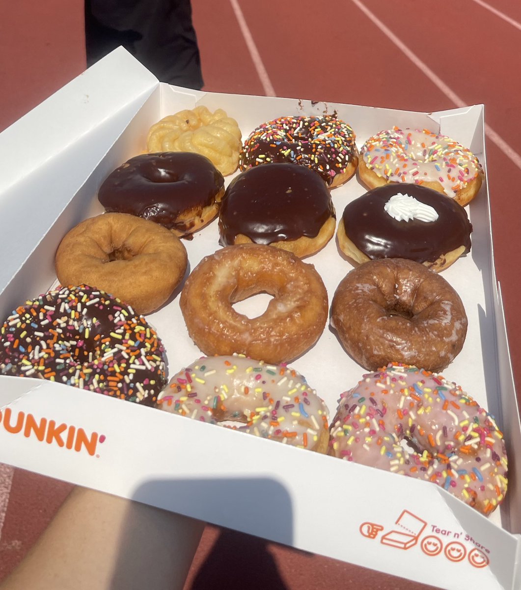 Ended our summer practices with some friendly competition on the field, 🏈 topping it off with a sweet treat! 🍩 Proud of this team and the effort they put forth this summer to prepare for season.. which starts Monday! 🏐 #gopats