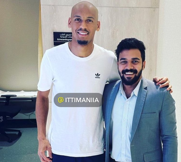 JacobsBen's tweet photo. Fabinho has done his Al-Ittihad medical in Dubai ahead of signing a three-year deal from Liverpool.🟡⚫️

£40m move set to be completed in the coming days following a verbal agreement between clubs. Payment terms (not Fabinho's dogs) held up deal.🐶

📸 via @IttiMania https://t.co/QtLBJuXmrK