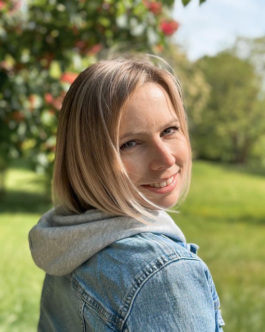 Slow down and enjoy the simple things in life 🫶😎🏞️  #feelfree #naturelover #portrait #photography #walk<a href="/tag/nature"class="tags"><span>#nature</span></a><a href="/tag/smile"class="tags"><span>#smile</span></a><a href="/tag/friday"class="tags"><span>#friday</span></a><a href="/tag/nofilter"class="tags"><span>#nofilter</span></a><a href="/tag/music"class="tags"><span>#music</span></a><a href="/tag/girls"class="tags"><span>#girls</span></a>