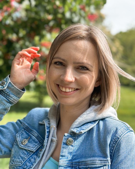 Slow down and enjoy the simple things in life 🫶😎🏞️  #feelfree #naturelover #portrait #photography #walk<a href="/tag/nature"class="tags"><span>#nature</span></a><a href="/tag/smile"class="tags"><span>#smile</span></a><a href="/tag/friday"class="tags"><span>#friday</span></a><a href="/tag/nofilter"class="tags"><span>#nofilter</span></a><a href="/tag/music"class="tags"><span>#music</span></a><a href="/tag/girls"class="tags"><span>#girls</span></a>