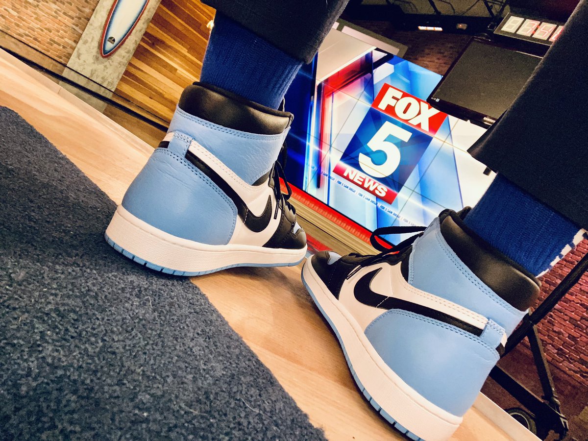 RaoulMartinezTV's tweet photo. All black &amp; blue today for  #SneakerFriday! 🥶  @JVillegasTV 
#ShopLocal @ShopOverload  #SneakerAnchor 
#Jordan #Jorsan1 
#UNCToe
  #TGIF #KOTD  #yoursneakersaredope #sandiego #sosandiego @fox5sandiego #anchorman #stayclassy @stance https://t.co/e4R5Mjcanv