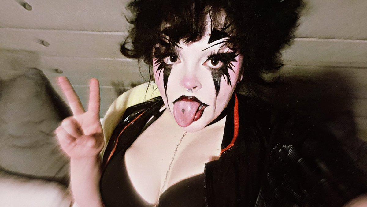 honeybunnie868's tweet photo. ⭑ not new to nsfw

⭑ she/her

⭑twenty 

⭑taken 

⭑selling

⭑anime/gaming 

 🖤 and ⟳ to be moots
#newnsfw #nsfw_twt #nsfw_twt #sellingcontent #selling_content #onlyfans #goth #egirl #bbw #cute #horny #twerk #clowngirl https://t.co/0Qbar6Tq7g