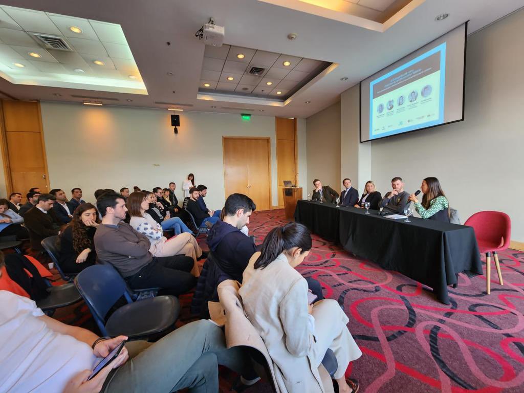 sabriparedessec's tweet photo. En el día de hoy, en la Rural, participe del panel “Diálogo Social como Plataforma para Desarrollar Talento”, en el cual se expuso sobre el rol del empresariado y del sindicalismo en las políticas de formación y empleo. Muchísimas gracias por la invitación. 
#CGT #J6 #SEC https://t.co/odTqFwuGpG