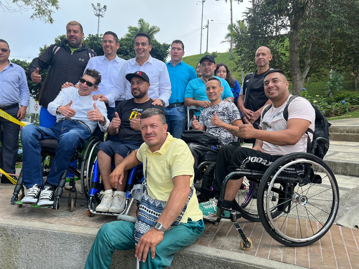 JorgeERojasG's tweet photo. Hoy inicia este camino como candidado a la Alcaldía de Manizales, un camino hacia la recuperación de las dinámicas de progreso y bienestar de la ciudad. Vamos a recuperar el rumbo de #Manizales

¡Acompáñenme en este propósito y actuemos juntos!
#YaVieneRojas #RojasAlcalde #Caldas https://t.co/vdHZ5h34aL
