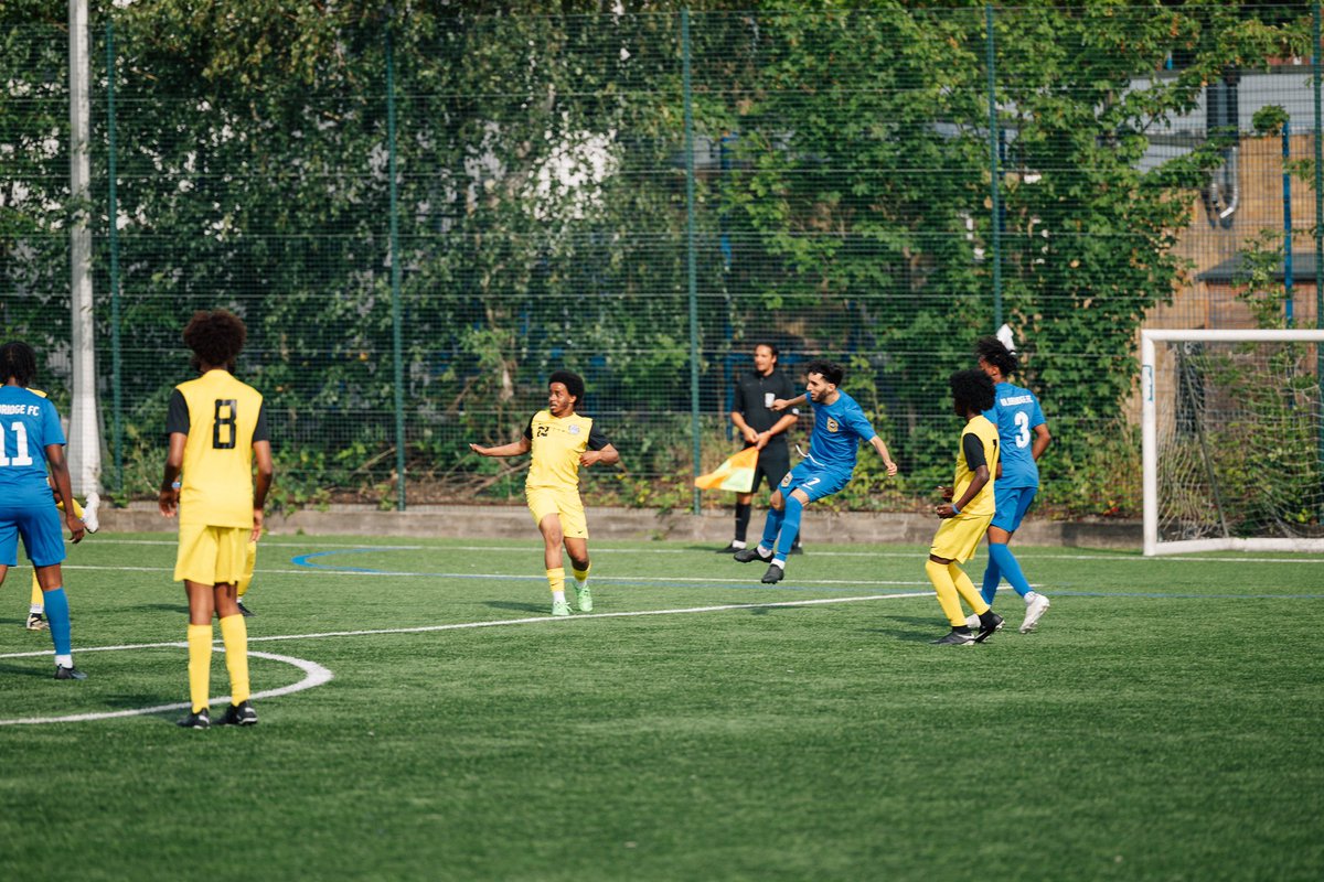 oldbridge_fc's tweet photo. 23.07.2023 

Some action shots from Sunday’s fixture against Wood Lane FC. ⚽️

Photographer: @heptaviews 

#BRIDGITAL 🌍 https://t.co/7O8WtgUW5M