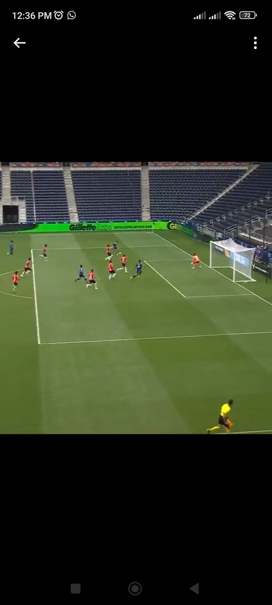 EdgarK_F_C's tweet photo. @gvlo2008 Nadie va a hablar de la acuchillada que nos están dando? Gol en fuera de juego y un penal no marcado? https://t.co/9dkJ77FO7Z