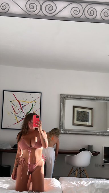 1 pic. Girlssss https://t.co/m6DE9zXt4Z