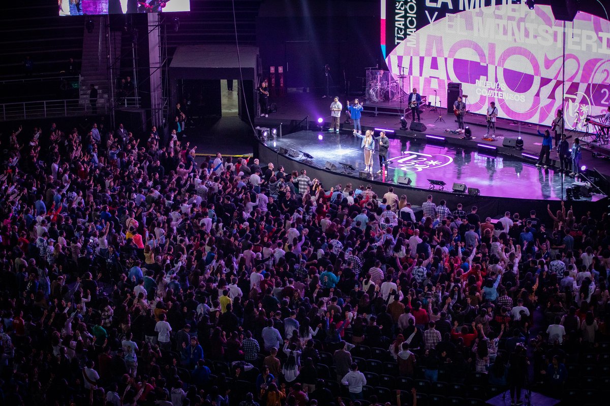 AguaVivaPeru's tweet image. Nuestra pastora de casa @carlajoysh nos compartió un mensaje especial para las mujeres 🌸🌷

¡Mujer, Dios te ha llamado para ser influencia!

#Transformacion23 #CarlaHornung #Conference #Congreso  #FiestasPatrias #28dejulio