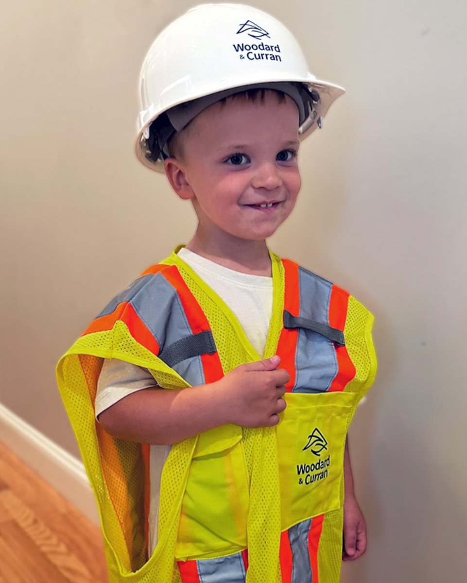 woodardcurran's tweet image. Here at Woodard &amp;amp; Curran, family is one of the many reasons we put safety first. Logan is following his mom&apos;s lead by always wearing proper PPE. Why do you work safe? #SafetyByChoice #WhyWeWorkSafe #SafetyFirst #HealthyCommunities