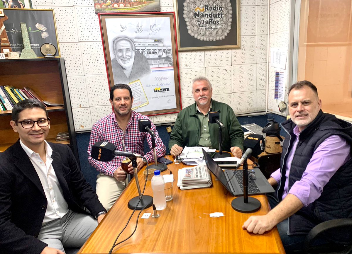 Recibimos a Arnold Benítez, gerente financiero y de mercados de Avalon

#ElSalón #1020AM 

<a href="/hector_rubin/">Hector Luis Rubin</a> <a href="/josejosemadrid/">Jose Antonio</a>