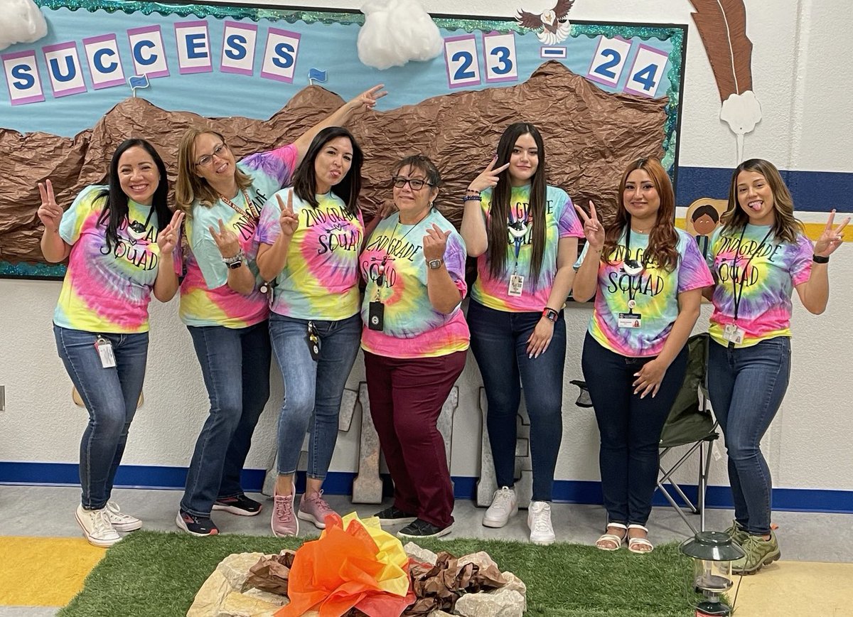 DaisyFME's tweet photo. 2nd Grade Team @fmeeagles @AdelinaRangel4 https://t.co/G1JcxmqROv