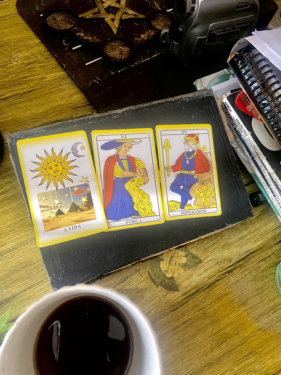 luxwellfer's tweet photo. O perigo não está em acreditar no tarot, e sim em pessoas. https://t.co/hRQWtXDZNd