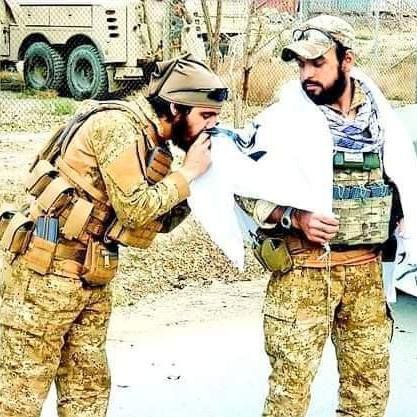 hamzaalpath's tweet photo. تر خوله دی قربان شم ❣️

پوښلۍ د توحید په کلیمه سپینه بیرغه 
��پیږه ته دي هسک یې ښایسته سپینه بیرغه https://t.co/H4oE5phU7d