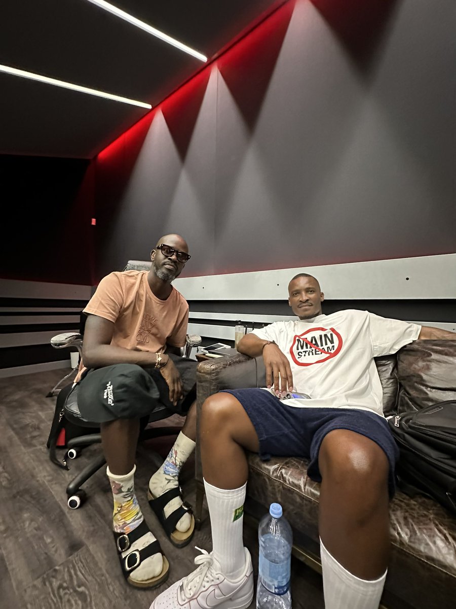 RealBlackCoffee's tweet photo. Happy place with @Shota_AfroRaw https://t.co/tiXJwvlEgO