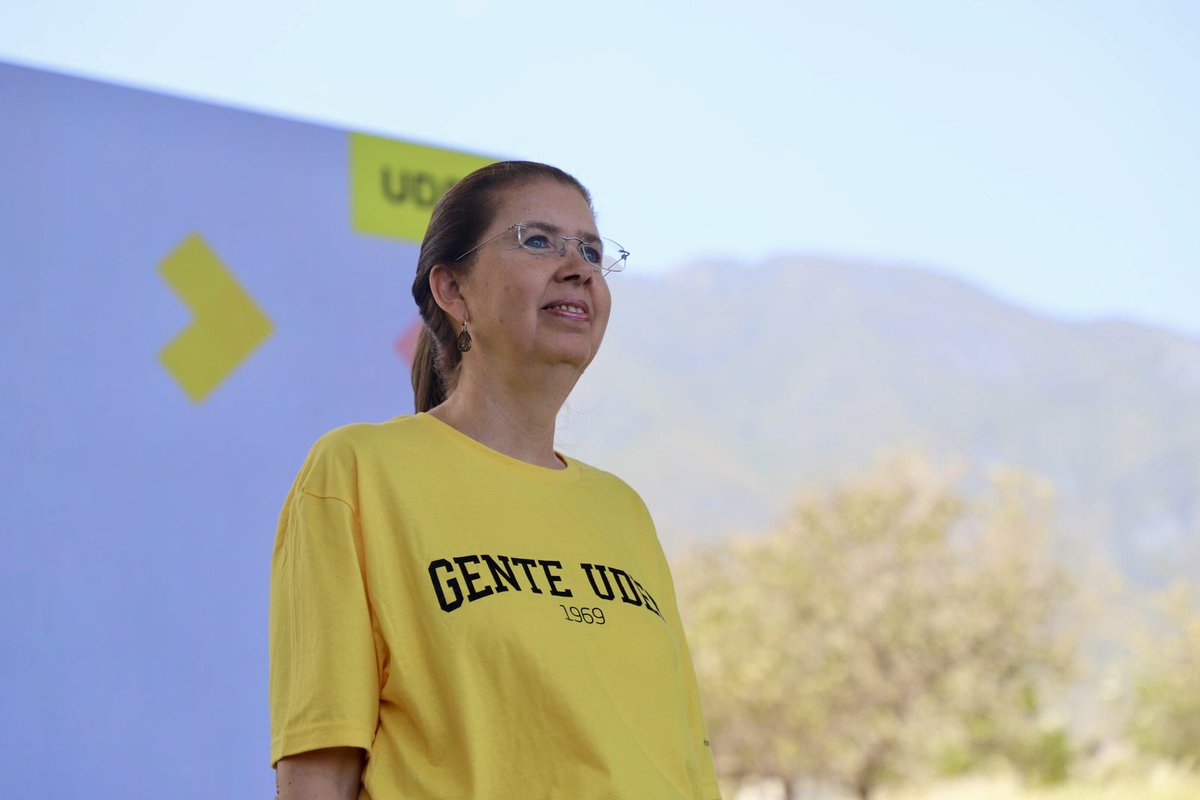 udem's tweet photo. “Hagan amigos, cuiden sus emociones, cultiven su interior, busquen aquellas cosas que les apasionan y descubran otras que quizá no sabían que eran de su gusto.” 💯👏

 -Isabella Navarro, Vicerrectora de Formación Integral.

#GenteUDEM2023 https://t.co/g1pcktEgEs