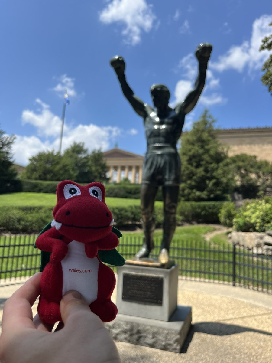 WalesinNA's tweet photo. Su’mae / Hello, the City of Brotherly Love 👋❤️🏴󠁧󠁢󠁷󠁬󠁳󠁿🐉🥊😋

Keep on the lookout for us and @visitwales at the pre-game activation site outside Subaru Park 👀

There’ll be raffles, dragons and more that you can experience starting at 5:30 PM EST 😃 https://t.co/eJdgBkFcw1